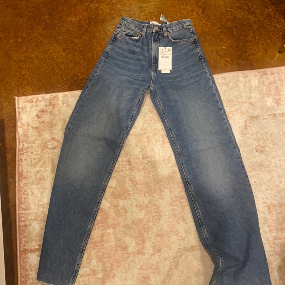 Brand new zara jeans. Never worn, just got the wrong size.
